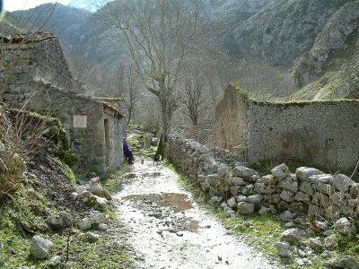 20061127124546-pueblo-abandonado